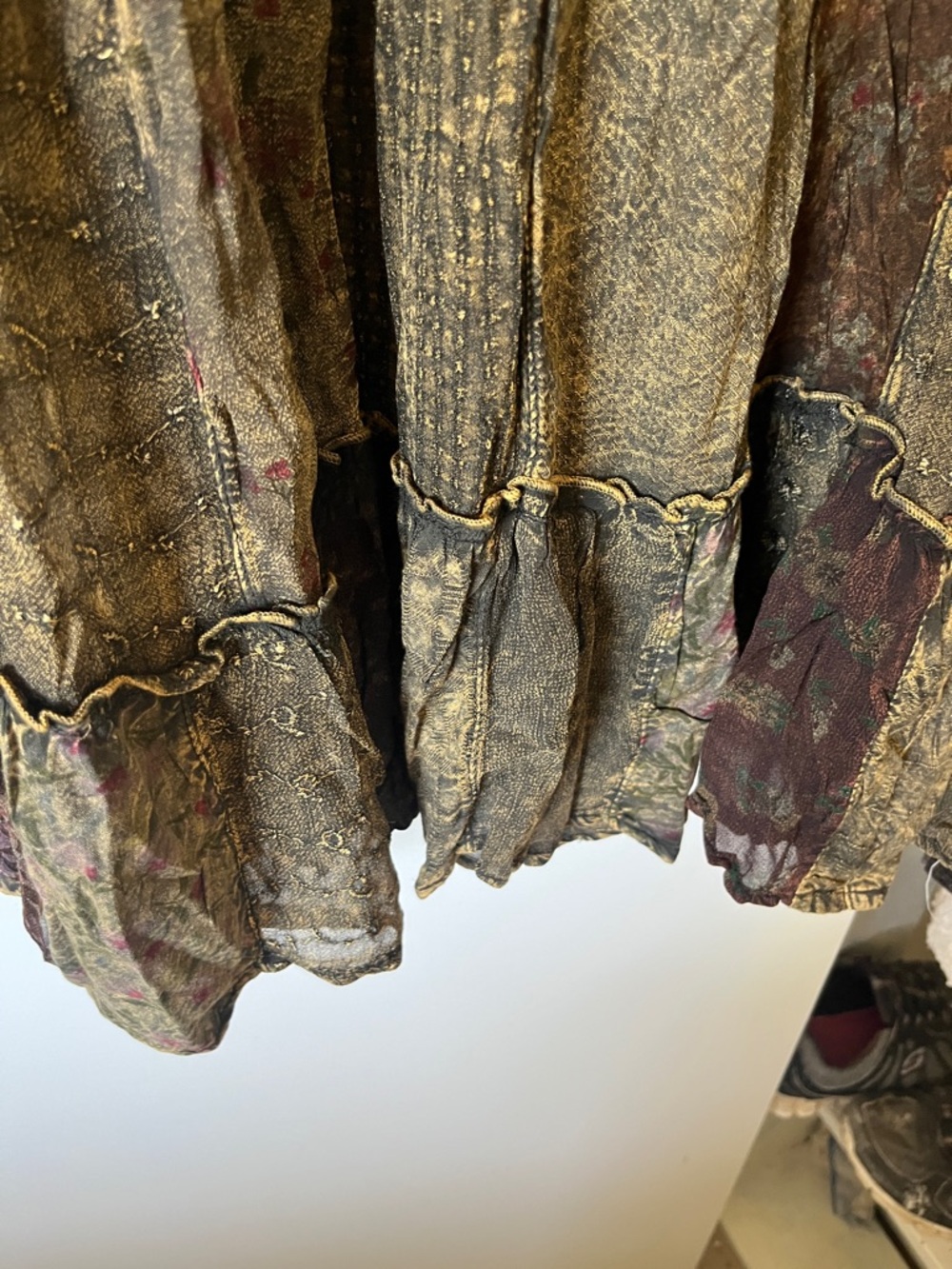 Young Threads rustic natural tiered tunic top in Olive plum and Multi patchwork - Picture 5 of 13
